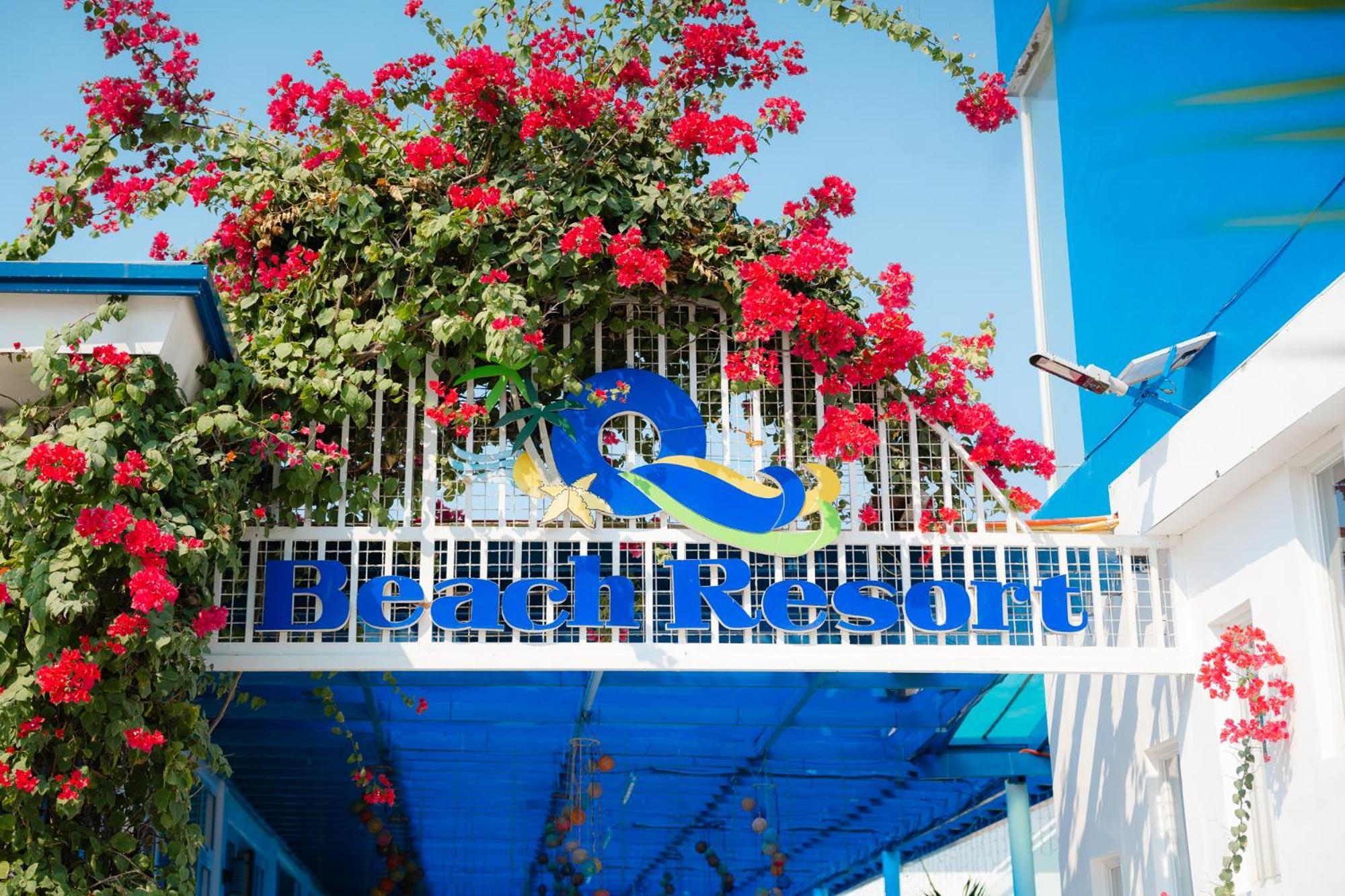 Q Beach Resort Cabangan Exterior foto