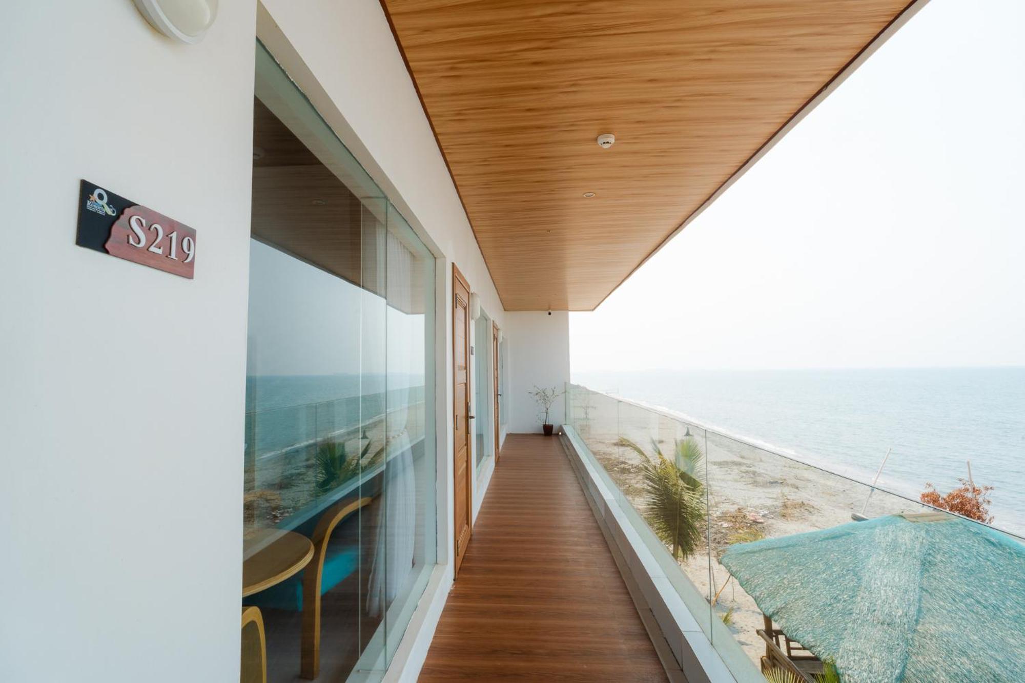 Q Beach Resort Cabangan Exterior foto